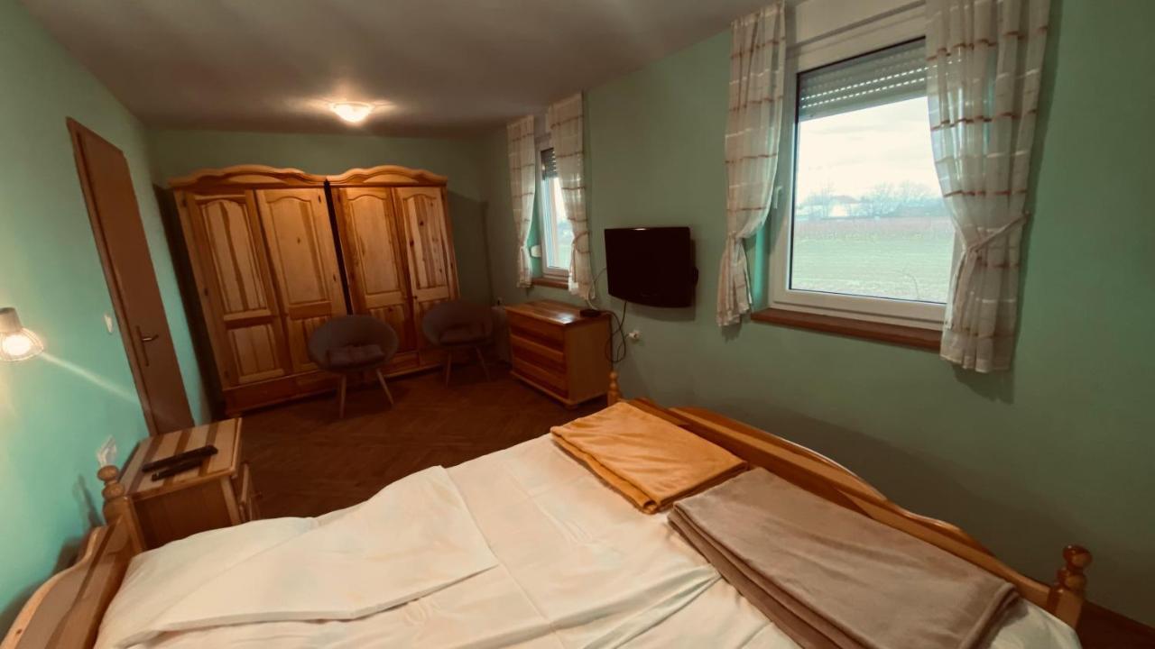 Villa Kuca Za Odmor Brzica Erdut Exterior foto